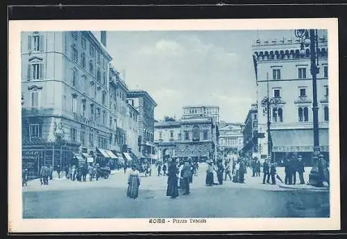 AK Roma, Passanten auf der Piazza Venezia