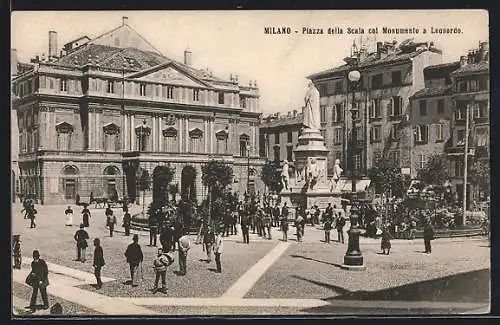 AK Milano, Piazza della Scala col Monumento a Leonardo