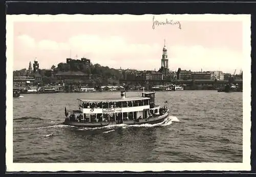AK Hamburg, Hafenansicht mit Dampfer der Grossen Hafenrundfahrt, Blick auf Seewarte und Michaeliskirche