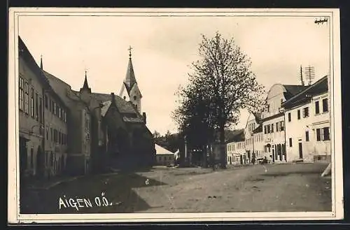 AK Aigen /O.-Ö., Platzpartie mit Sicht auf den Kirchturm