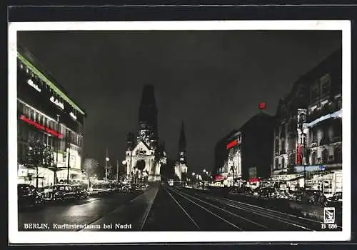 AK Berlin-Charlottenburg, Kurfürstendamm mit Geschäften und Gedächtniskirche bei Nacht
