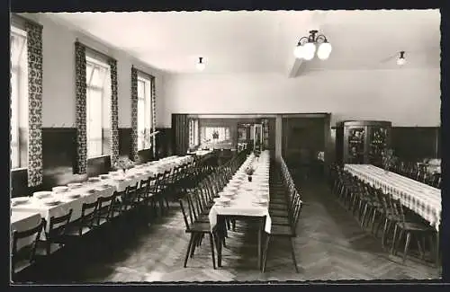 AK Hessigheim, Gasthaus-Metzgerei Cantz, Innenansicht