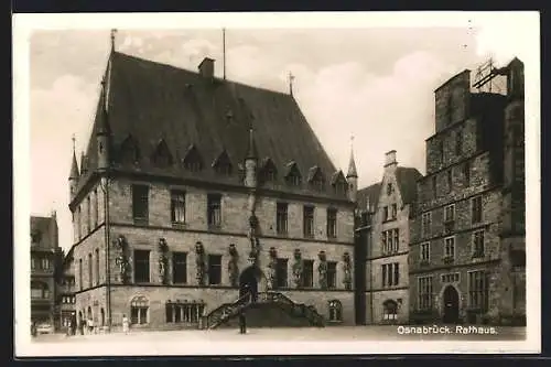 AK Osnabrück, Rathaus mit Passanten