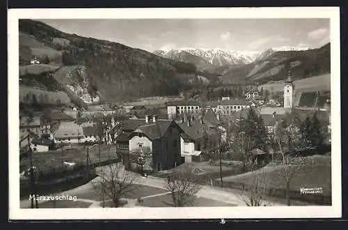 AK Mürzzuschlag, Ortsansicht mit der Kirche aus der Vogelschau