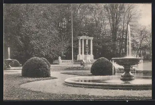 AK Wr. Neustadt, Akademie-Park mit Franz Josef-Denkmal