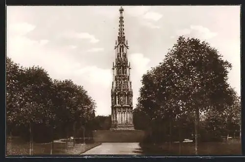 AK Wiener-Neustadt, Spinnerin am Kreuz