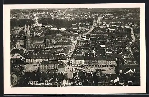 AK Wr.-Neustadt /N.-D., Teilansicht mit Kirche und Strassenpartie