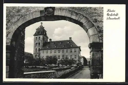 AK Grafschaft /Sauerland, Durchblick zum Kloster