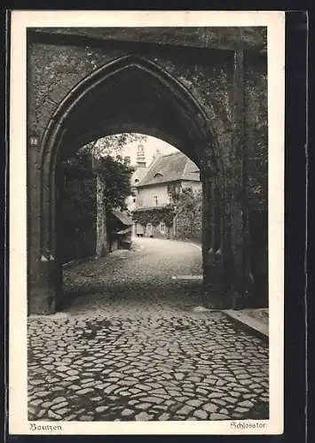 AK Bautzen, Strassenpartie mit Schlosstor