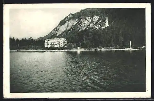AK Mondsee, Kreuzstein am Mondsee, Blick zum Waldhotel