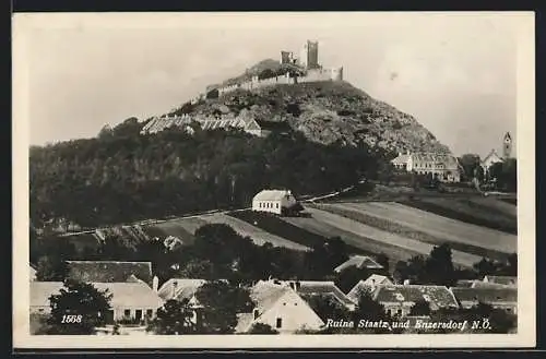 AK Staatz /N.Ö., Ortsansicht mit Ruine Staatz