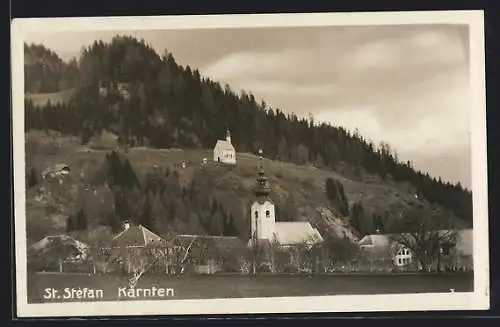 AK St. Stefan /Kärnten, Ortsansicht mit Kirche und kleiner Hügelkapelle
