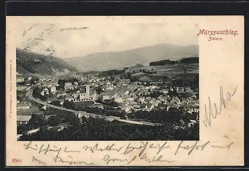 AK Mürzzuschlag /Steierm., Ortsansicht mit Eisenbahnschienen aus der Vogelschau
