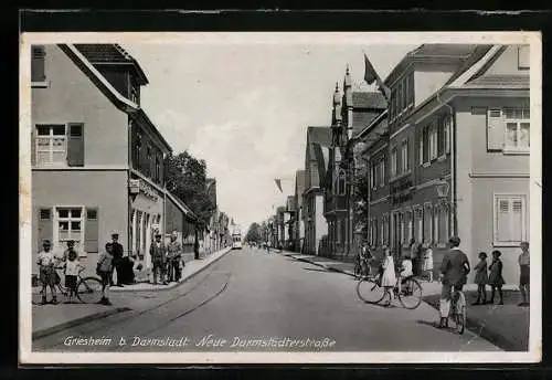AK Griesheim / Darmstadt, Neue Darmstädter Strasse mit Anwohnern