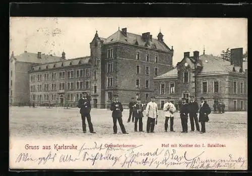 AK Karlsruhe, Grenadierkaserne, Hof mit Kantine des I. Bataillons