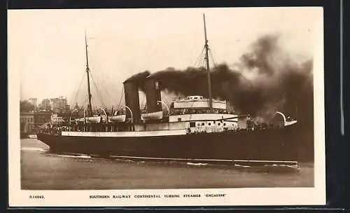 AK Passagierschiff Engadine fährt unter Dampf aus Hafen, Southern Railway Continental