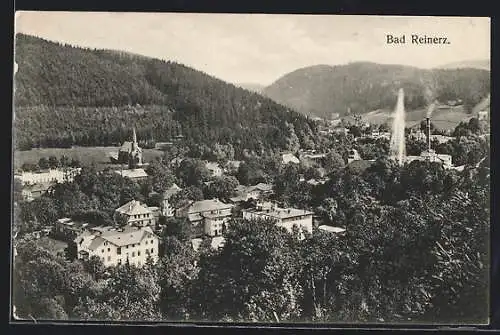 AK Bad Reinerz, Ortsansicht mit Fontaine aus der Vogelschau