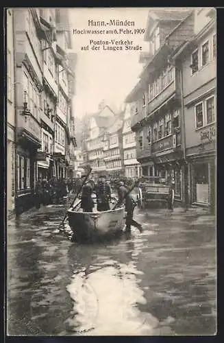 AK Hann Münden, Hochwasser am 06.02.1909, Ponton-Verkehr auf der Langen Strasse