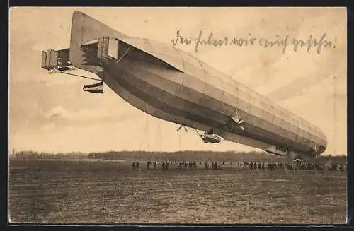 AK Zeppelin Viktoria Luise bei der Landung
