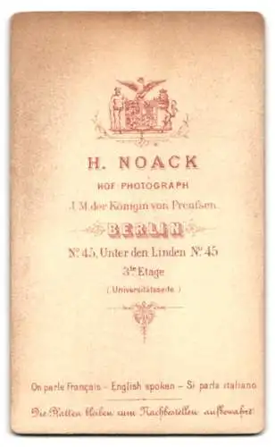 Fotografie H. Noack, Berlin, Unter den Linden 45, Dame mit Haube und Halskette