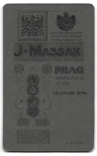 Fotografie J. Massak, Prag, Wenzelsplatz 53, Junger Mann mit lockigem kurzen Haar und markantem Bart