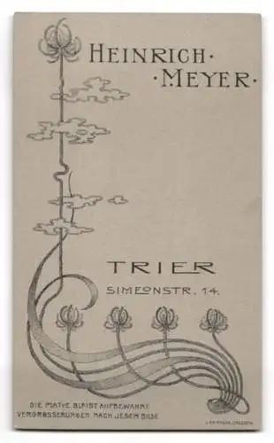 Fotografie Heinrich Meyer, Trier, Simeonstr. 14, Junger Herr im Anzug mit Fliege