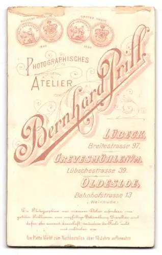 Fotografie Bernhard Prill, Lübeck, Breitestr. 97, Junge Dame mit Kragenbrosche und Halskette
