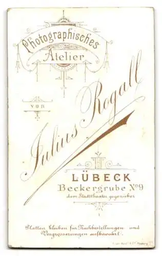 Fotografie Julius Rogall, Lübeck, Beckergrube 9, Junger Herr in modischer Kleidung