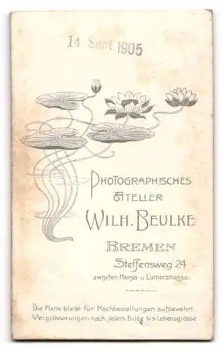 Fotografie Wilh. Beulke, Bremen, Steffensweg 24, Junge Dame im modischen Kleid