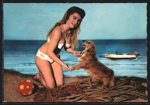 AK Schauspielerin Ingrid Olsen im Bikini mit Hund