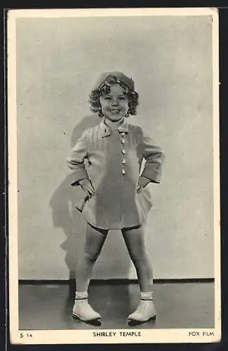 AK Schauspielerin Shirley Temple mit nach innen gedrehten Füssen