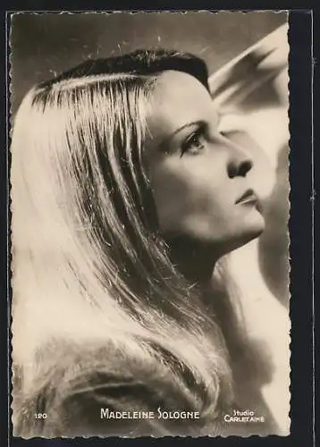 AK Schauspielerin Madeleine Sologne mit langem Haar