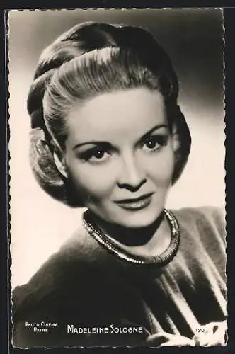 AK Schauspielerin Madeleine Sologne im Kostüm einer Filmrolle