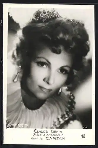 AK Schauspielerin Claude Gènia im Kostüm einer Filmrolle