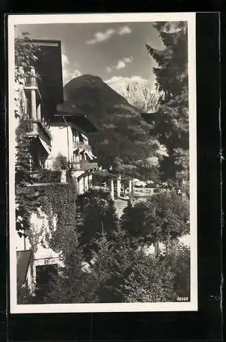 AK Berchtesgaden, Grand Hotel Kaiserin Auguste Viktoria, Kurhaus, Blick von der Terrasse gegen den hohen Göll