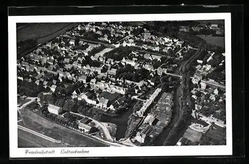 AK Friedrichstadt, Teilansicht, Fliegeraufnahme