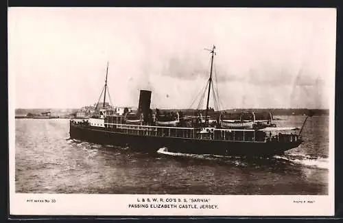 AK Dampfer SS Sarnia passing Elizabeth Castle, Jersey