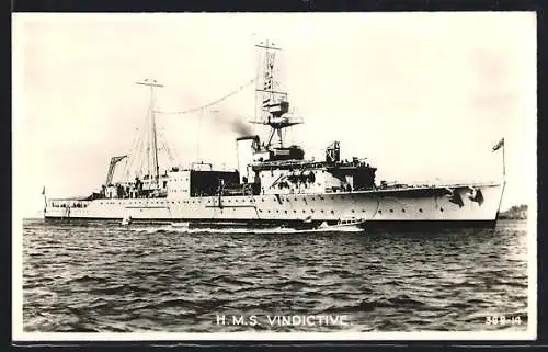 AK HMS Vindictive im Wasser