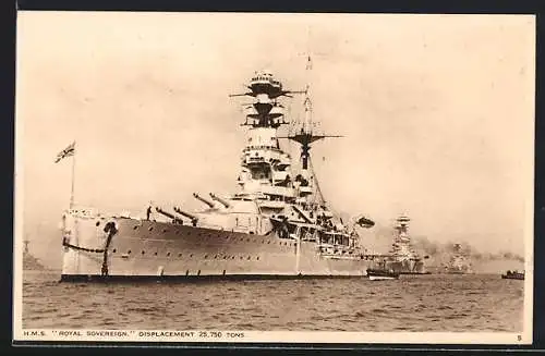 AK Kriegsschiff H.M.S. Royal Sovereign in voller Fahrt