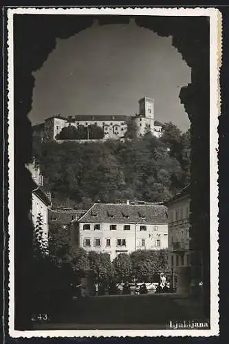 AK Ljubljana, Blick durch den Torburgen auf die Burg