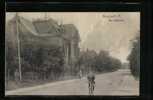 AK Burgdorf i. H., Am Bahnhof mit Radfahrer