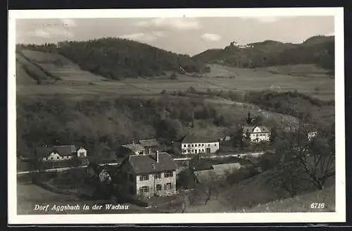 AK Aggsbach in der Wachau, Ortsansicht an der Strasse