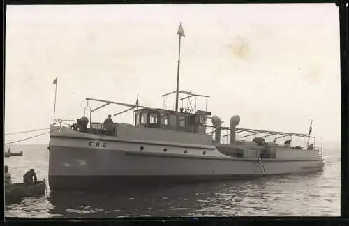 Fotografie Vito Giambanco, Palermo, Kriegsschiff Ebe an Schleppleine