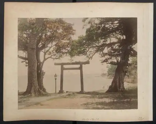 Fotografie unbekannter Fotograf und Ort, japanische Tuchhändler mit Soroban bieten ihre Stoffe an, Stoffhändler