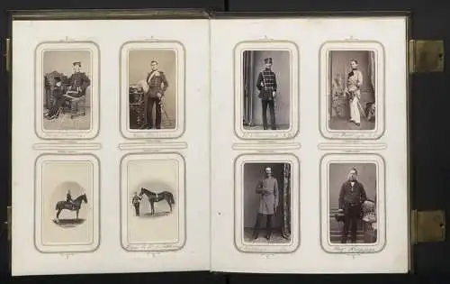 Fotoalbum mit 100 CDV-Fotografien Schwedt a. d. Oder, Militär-Reitschule 1863 /64, Offiziere, Kürassier, Kaserne, Uniform