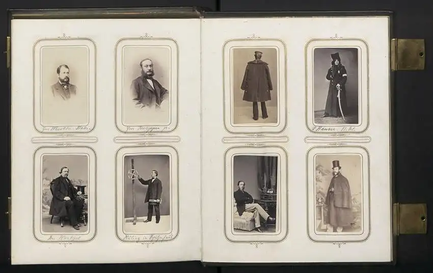 Fotoalbum mit 100 CDV-Fotografien Schwedt a. d. Oder, Militär-Reitschule 1863 /64, Offiziere, Kürassier, Kaserne, Uniform 14