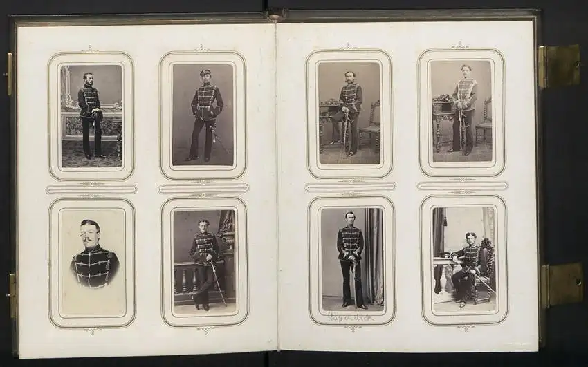 Fotoalbum mit 100 CDV-Fotografien Schwedt a. d. Oder, Militär-Reitschule 1863 /64, Offiziere, Kürassier, Kaserne, Uniform 7