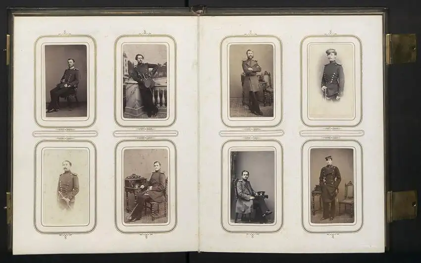 Fotoalbum mit 100 CDV-Fotografien Schwedt a. d. Oder, Militär-Reitschule 1863 /64, Offiziere, Kürassier, Kaserne, Uniform 9