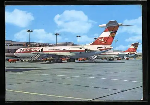 AK Flugzeug Il 62 der Interflug vor der neuen Passagierabfertigung am Flughafen Berlin-Schönefeld