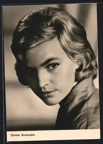 AK Schauspielerin Christel Bodenstein in Kamera blickend